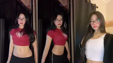 Dokumentasi Gadis Cantik Live Bersantai Kasur Becek