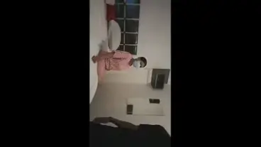 Dokumentasi Resepsionis Cantik Di Peraduan Kasur