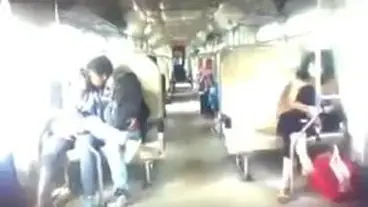 Dokumentasi Ukhti Hijab Cantik Bersantai Kereta