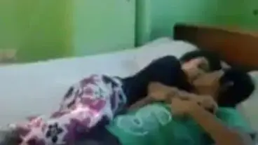 Gadis Cantik Pasrah Goyang Kasur Bareng Pacar