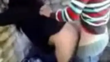 Gadis Cantik Pasrah Goyang Kasur Peraduan Hot