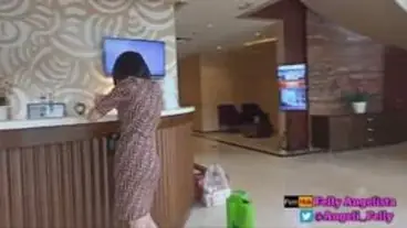 Gadis Pramugari Cantik Pasrah Goyang Kasur Hotel