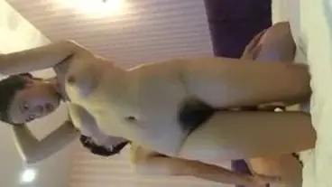 Gadis Siswi Cantik Pasrah Goyang Kasur Hotel