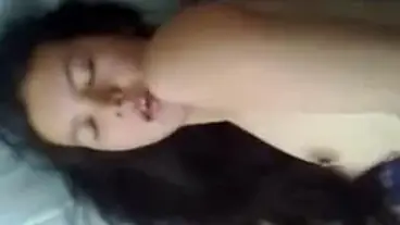 Mahasiswi Medan Cantik Pasrah Goyang Kampus