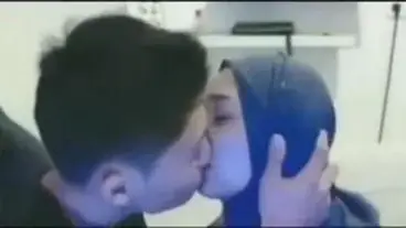 Ukhti Hijab Biru Erika Youtuber Cantik