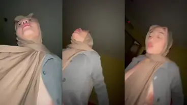 Ukhti Hijab Cantik Pasrah Goyang Kasur Pacar