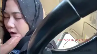 Ukhti Hijab Hitam Cantik Pasrah Servis Kasur