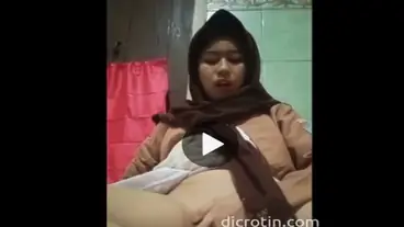 Yuva Cewek 18+ Jilbab Mastrubasi Pake Pramuka Bagian 3